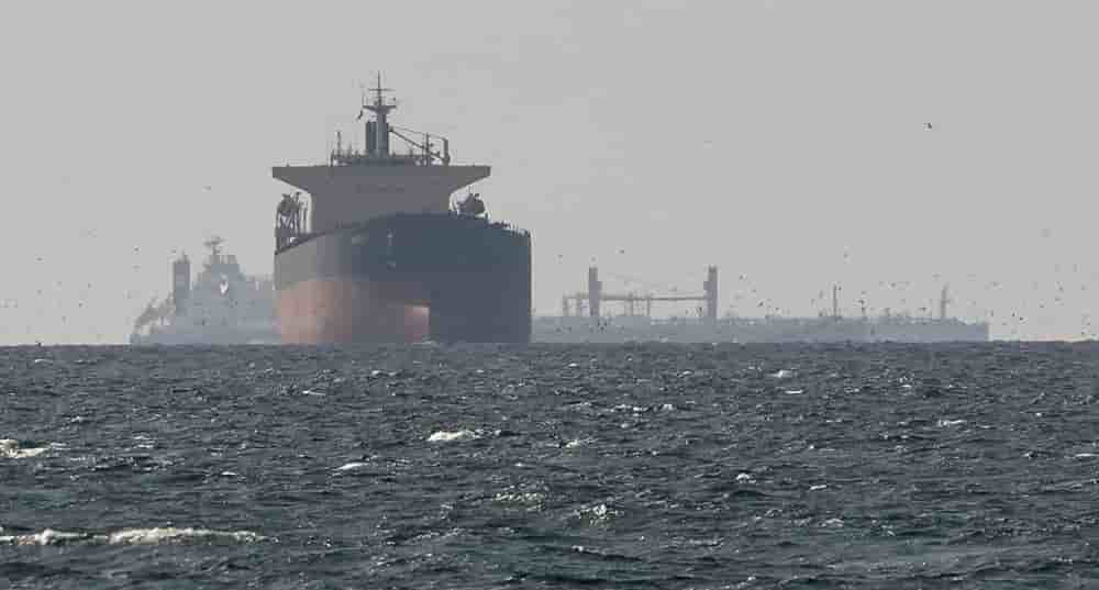 Des pétroliers naviguent dans le golfe Persique, près du détroit d'Ormuz, vus depuis le nord de Ras al-Khaimah, près de la frontière avec le gouvernorat omanais de Musandam, aux Émirats arabes unis, le 11 mars 2026, dans le contexte du conflit israélo-...