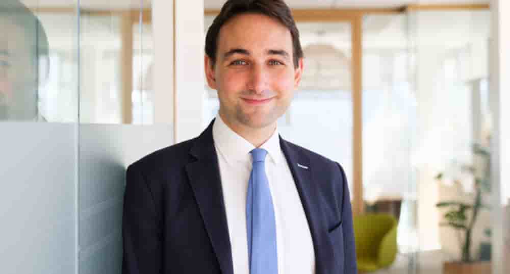 Nicolas Goldberg, expert des marchés énergétiques, alerte sur la montée de prix de pétrole.