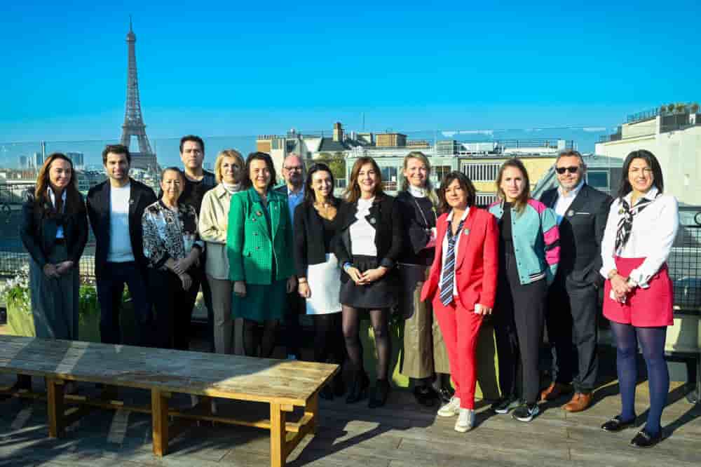 Le jury des "Margaret Awards", avec de gauche à droite : Julie Huguet (French Tech), Julien Khaski (Maddyness), Anne-Marie Rocco (Challenges), Josy Soussan (Mastercard), Ariane Thomas (L'Oréal Groupe)... (* : liste complète au pied de l'article)