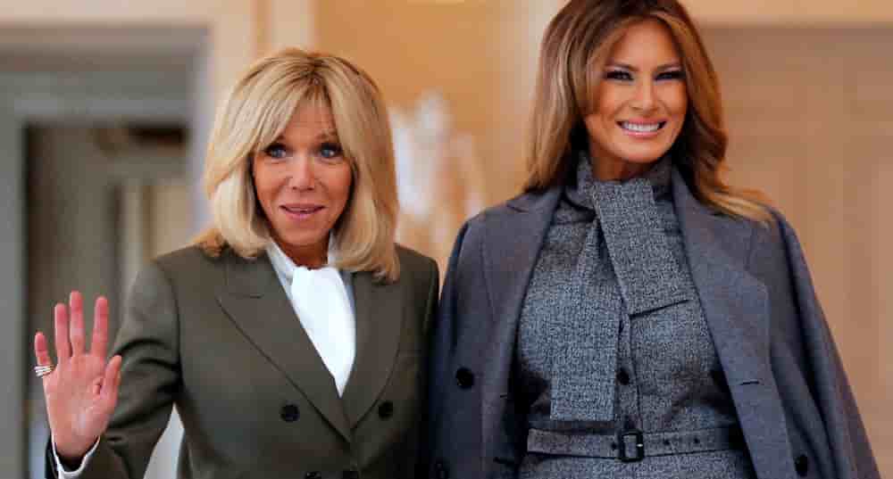La Première dame française, Brigitte Macron, pose avec la Première dame américaine, Melania Trump, lors d’une visite au château de Versailles, près de Paris, dans le cadre des commémorations de l’Armistice, centenaire de la fin de la Première Guerre...