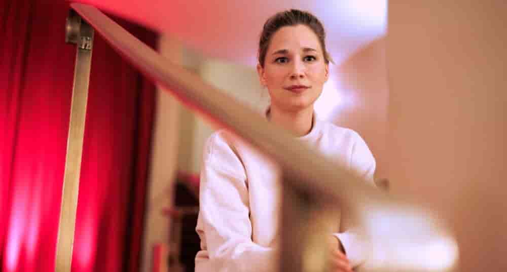 Giulia Enders confie que ses idées de livres naissent de rencontres.
