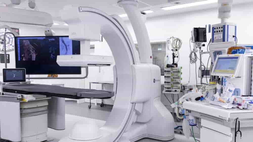Allia™ Moveo est un dispositif médical imaginé par GE HealthCare (Yvelines), l’Institut de recherche technologique (IRT) Jules Verne et la PME Loiretech à Nantes.