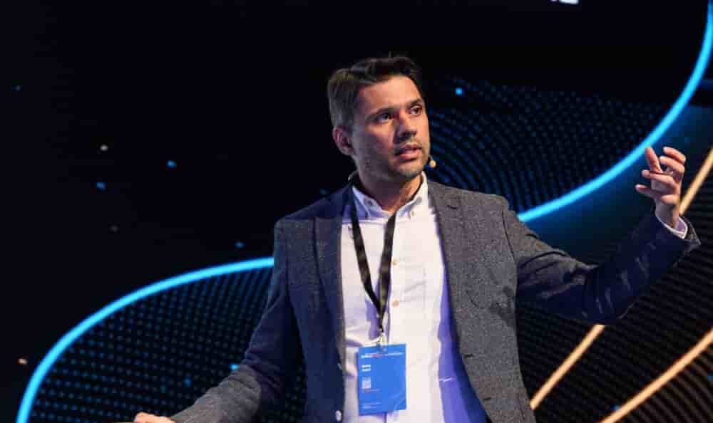 Rohit Patel, directeur Superintelligence Labs (Meta) lors d'EmTech Europe organisé par MIT Tech Review et Kathimeriní