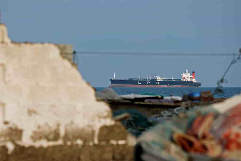 Sécuriser Ormuz nécessiterait des moyens considérables : une douzaine de navires de guerre, appuyés par une couverture aérienne permanente et des capacités de déminage.