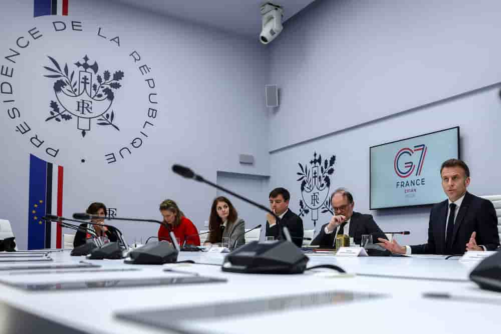Jusqu'ici, les réunions du G7 finances et celles des ministres de l'Énergie évoluaient en parallèle, tandis que les banques centrales coordonnaient leurs actions dans des cadres distincts.