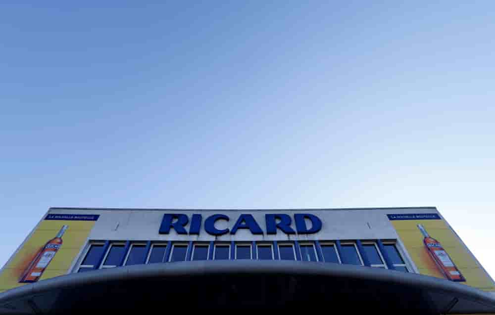 Pernod Ricard a lancé un plan de restructuration visant à réaliser un milliard d'euros d'économies entre 2026 et 2029.