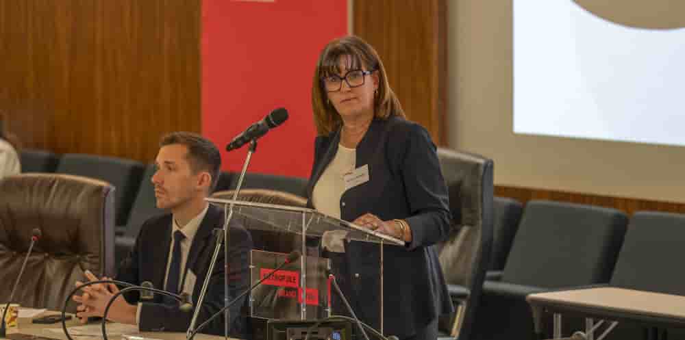 Véronique Sarselli, maire de Sainte-Foy-Lès-Lyon a été élue présidente de la Métropole de Lyon ce 26 mars.