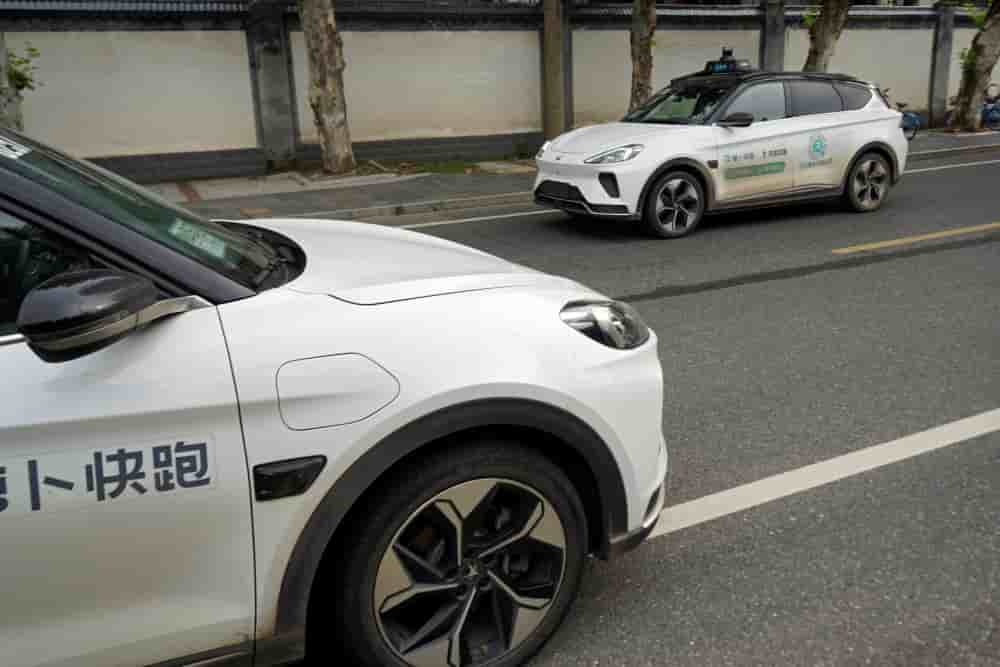 Apollo Go, vitrine technologique de Baidu dans la conduite autonome, est déjà déployé dans plusieurs grandes villes chinoises, dont Pékin.