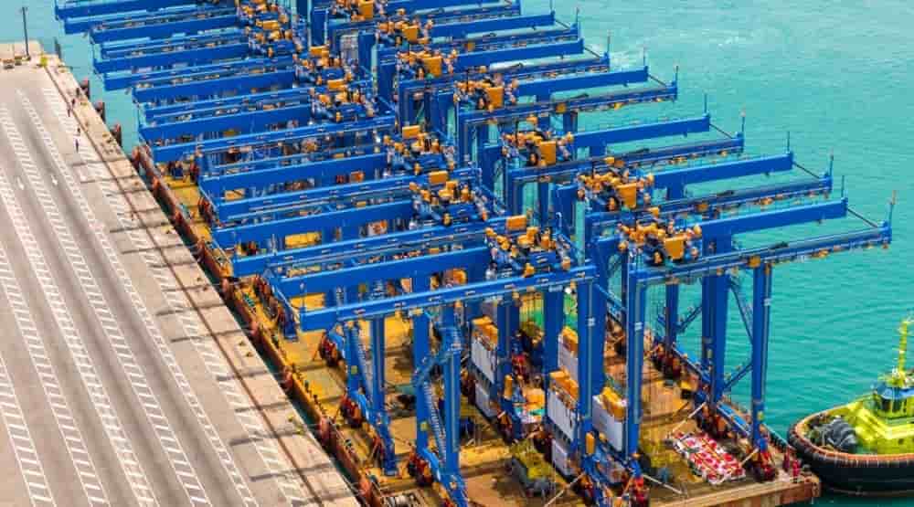 Outre les 16 RTG, MPS prévoit la mise en service de 3 nouveaux portiques de quai et de 41 camions de terminal électriques.