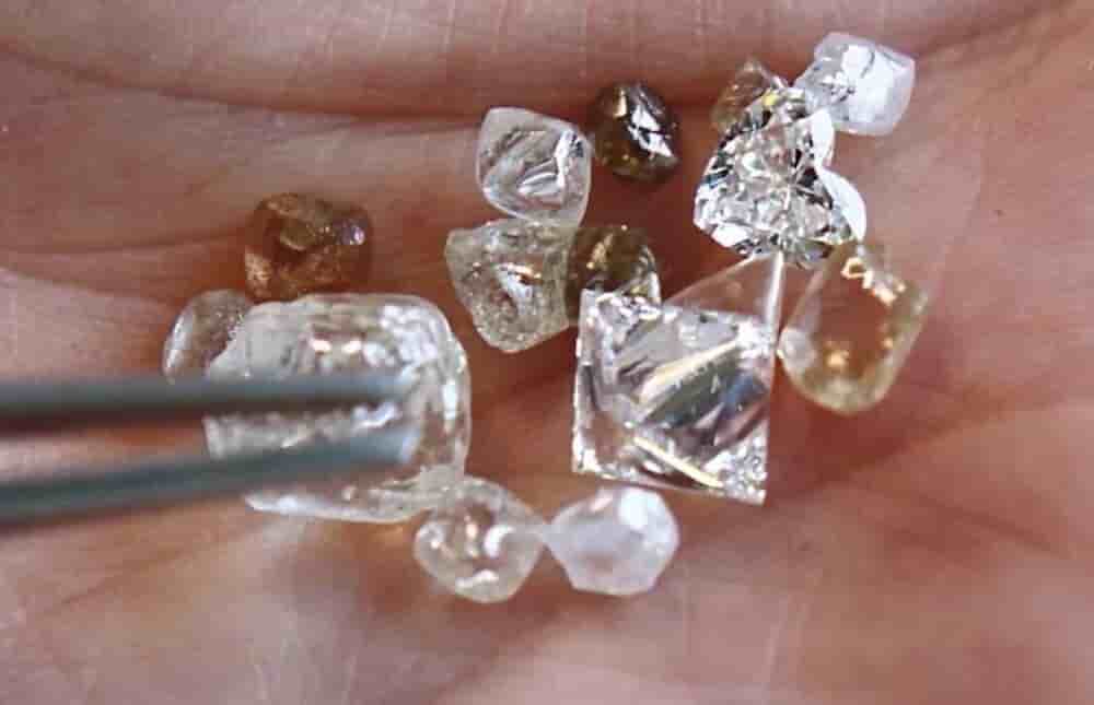 Près de 70% des diamants de De Beers proviennent de Debswana, coentreprise détenue à parts égales avec le Botswana.