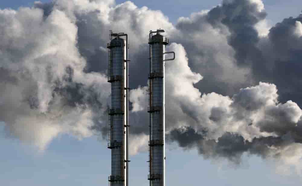 La perte de compétitivité de la chimie européenne se traduit désormais en ajustements industriels rapides.