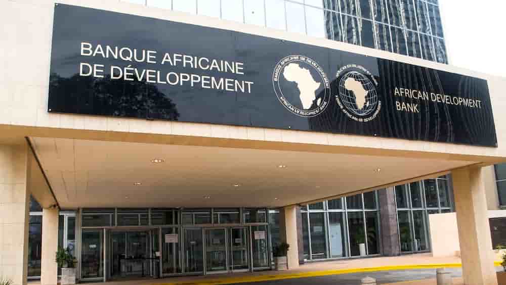 La Banque africaine de développement, basée à Abidjan, est noté triple A et affiche un bilan de plus de 55 milliards de dollars d'engagements actifs.
