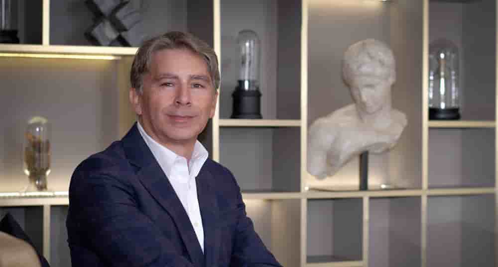 Brice Soccol est politologue et essayiste, auteur de « L’écharpe et les tempêtes, face aux maires la défiance inattendue ? » (coécrit avec Frédéric Dabi aux éditions de l’Aube).