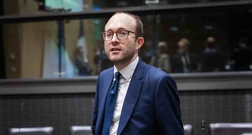 Jérémie Patrier-Leitus, député français et président de la commission d’enquête sur la neutralité, le fonctionnement et le financement de l’audiovisuel public, arrive pour une audition devant cette commission à l’Assemblée nationale, à Paris, le 26...