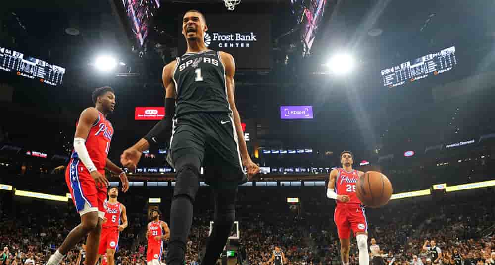 Victor Wembanyama lors de la première mi-temps du match contre les Philadelphia 76ers, le 6 avril 2026 à San Antonio.