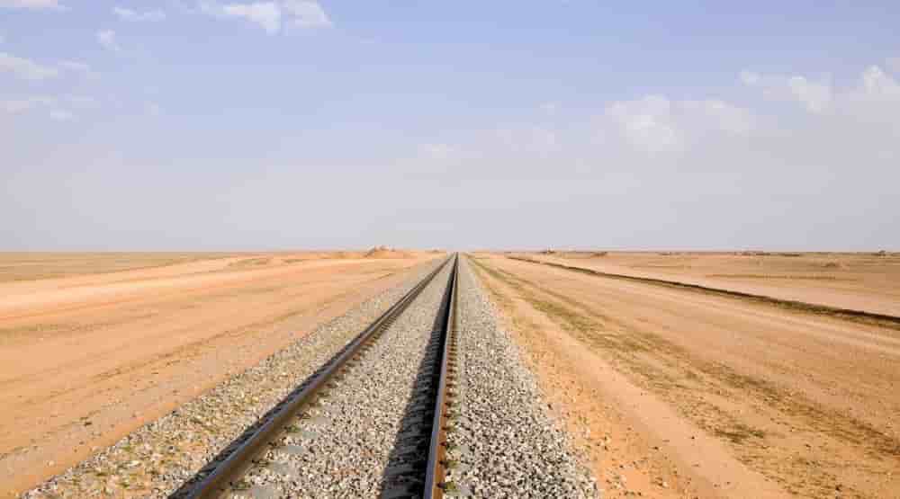 Ces initiatives entrent dans le cadre du Global Gateway, stratégie d'investissement lancée par l'UE pour mobiliser jusqu'à 300 milliards € dans des infrastructures durables, notamment en Afrique.