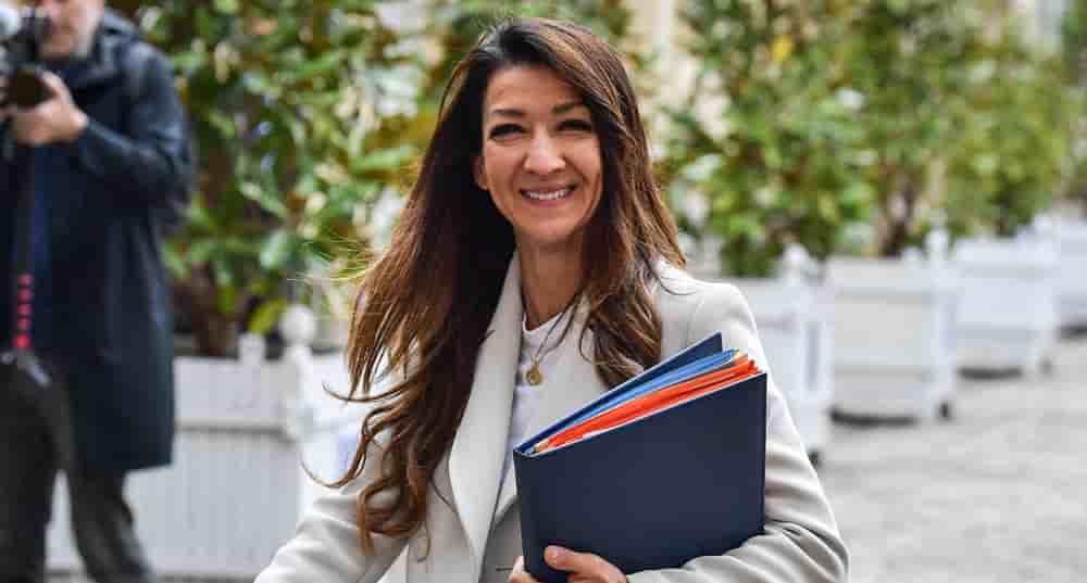 Sabrina Roubache, ministre déléguée auprès du ministre du Travail et des Solidarités et du ministre de l'Éducation nationale, chargée de l'Enseignement, et de la Formation professionnels et de l’Apprentissage.