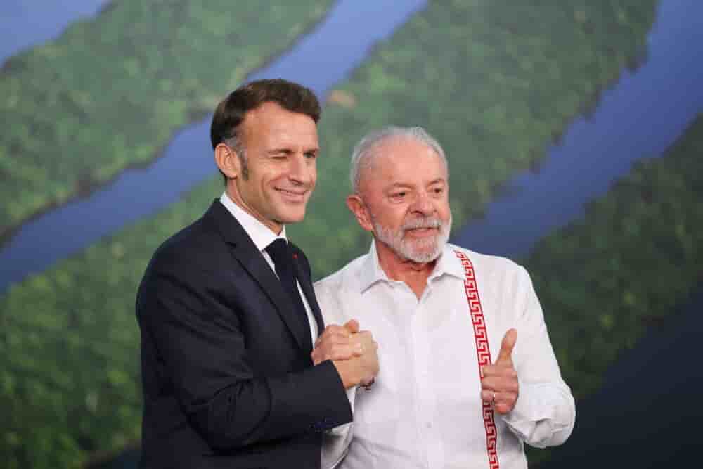 Le président brésilien Lula et le président français Emmanuel Macron à la COP30, à Belém, au Brésil, le 6 novembre 2025.
