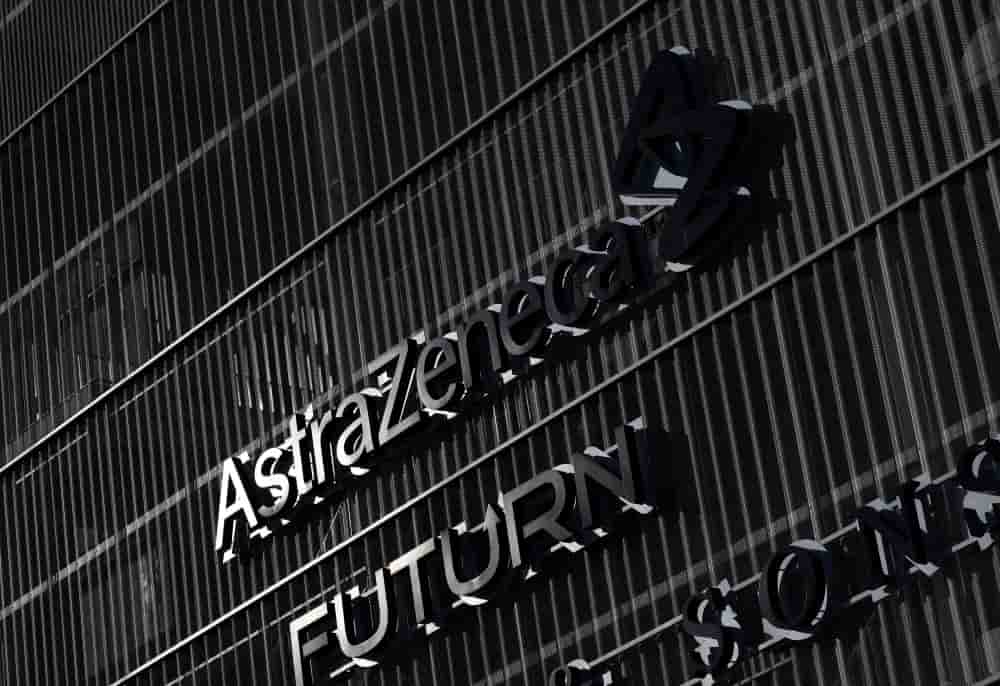 En conciliant concessions tarifaires à Washington et investissements massifs à Shanghai, AstraZeneca dépasse les attentes. Le géant mise sur l'oncologie pour financer son expansion.
