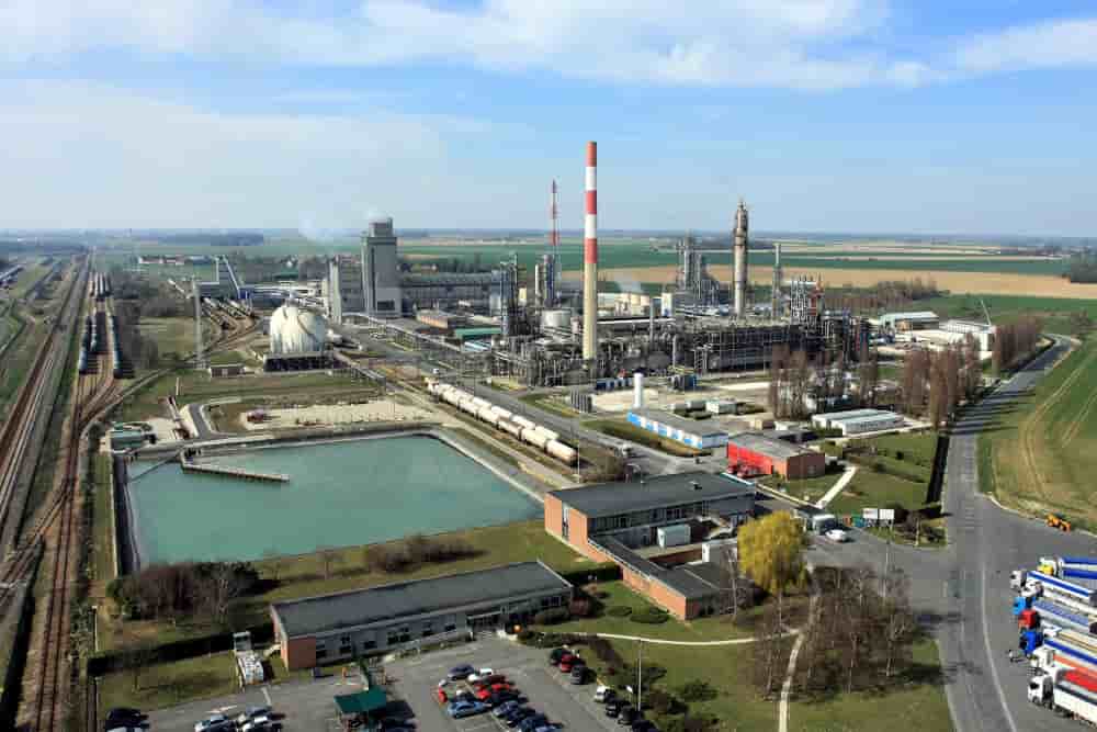 Les pouvoirs publics français doivent-ils se pencher davantage sur le sujet de l'usine LAT Nitrogen à Grandpuits (Seine-et-Marne) ?