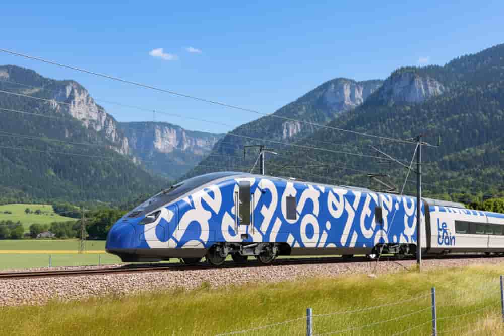 Le Train est également candidat aux deux appels d’offres lancés fin 2025 pour les lignes Paris Clermont-Ferrand (Pacle) et Paris Limoges Toulouse (Palito), avec une attribution prévue entre 2029 et 2030.