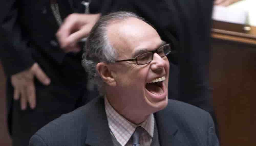 Le ministre français de la Culture, Frédéric Mitterrand, réagit après le vote de la loi sur le piratage sur Internet à l'Assemblée nationale, le 15 septembre 2009.