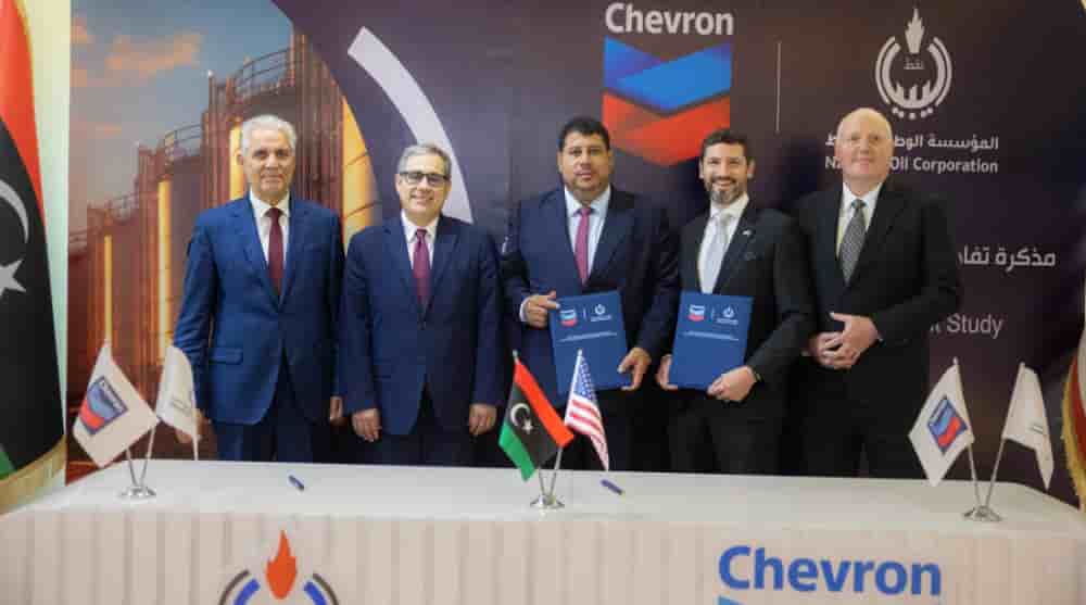 Les estimations évoquent un potentiel d’environ 123 trillions de pieds cubes de gaz et près de 18 milliards de barils de pétrole.