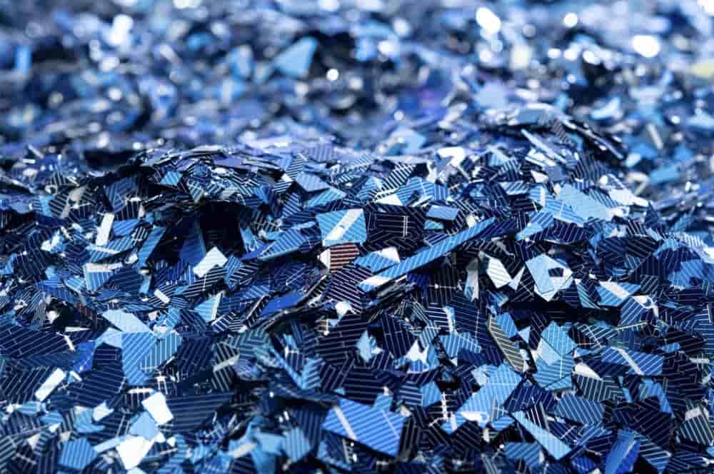 L'usine iséroise de Rosi, qui lui sert de démonstrateur, peut actuellement recycler près de 2 500 tonnes de panneaux solaires par année.