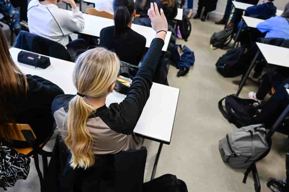 Le dispositif reposera sur des sessions de sensibilisation animées par les enseignants, afin de garantir un cadre jugé neutre par les autorités publiques.