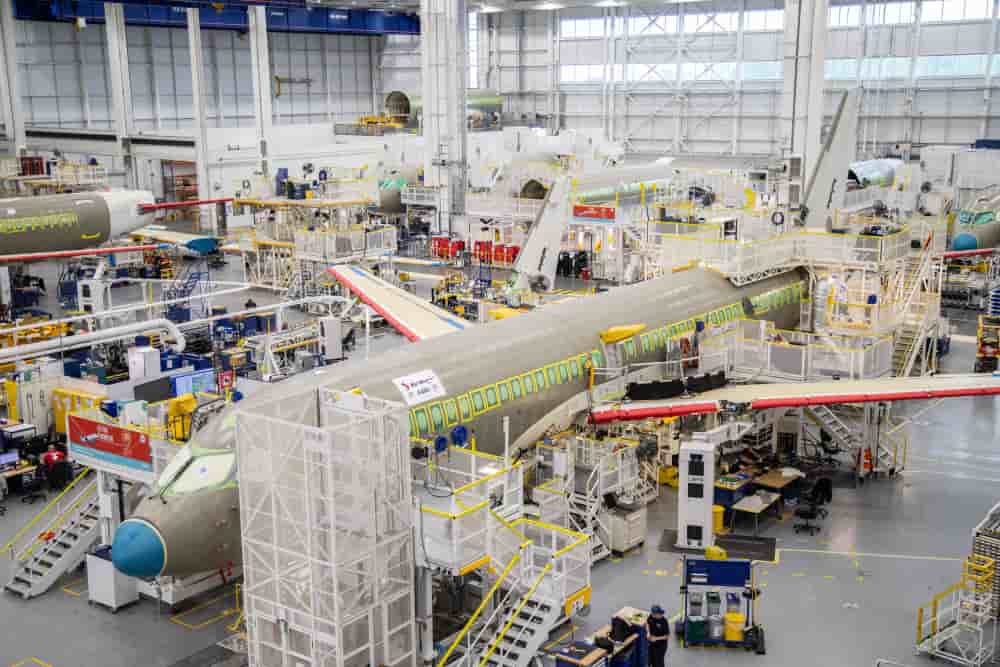 AirAsia vient de passer commande pour 150 Airbus A220. Une bonne nouvelle pour ce programme en quête de rentabilité.