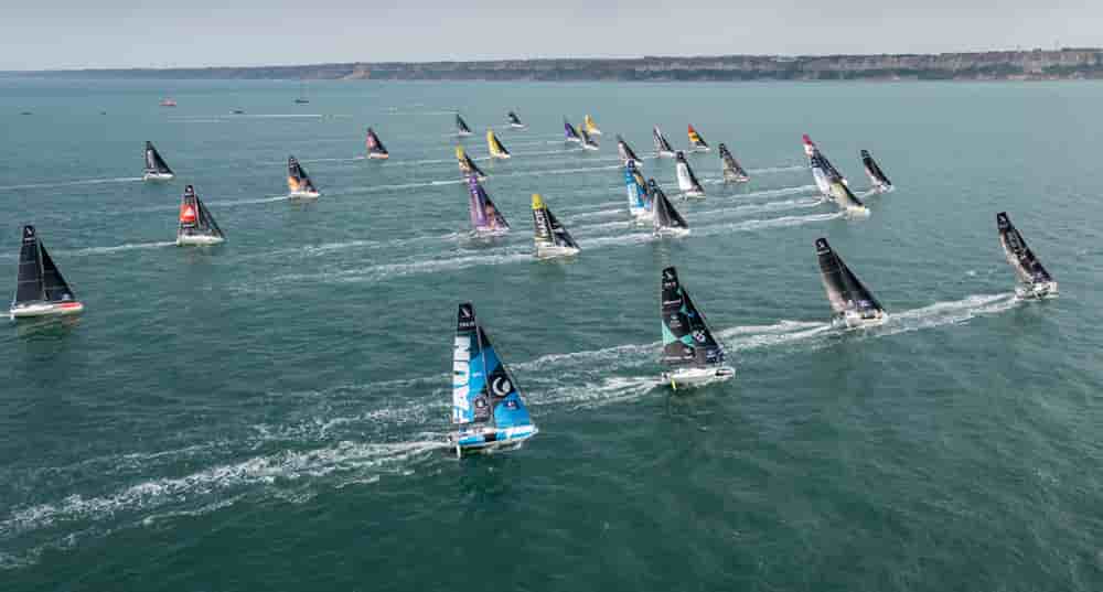 Dans l'ombre du Vendée Globe, la Solitaire du Figaro réunit des grands noms de la voile.