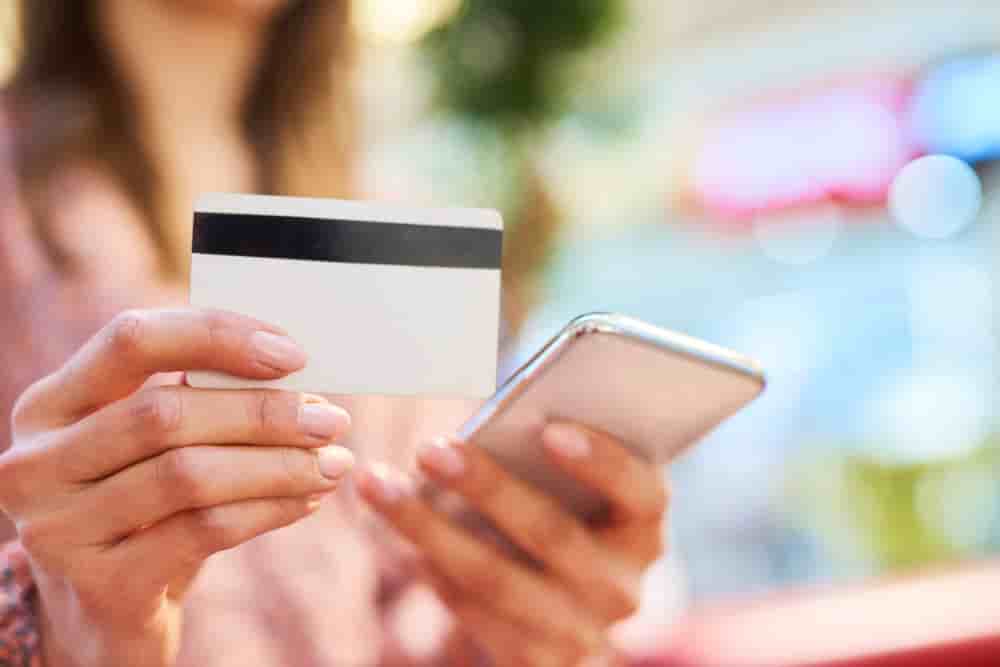 Votre carte bancaire Nickel est disponible et activée en 5 minutes
