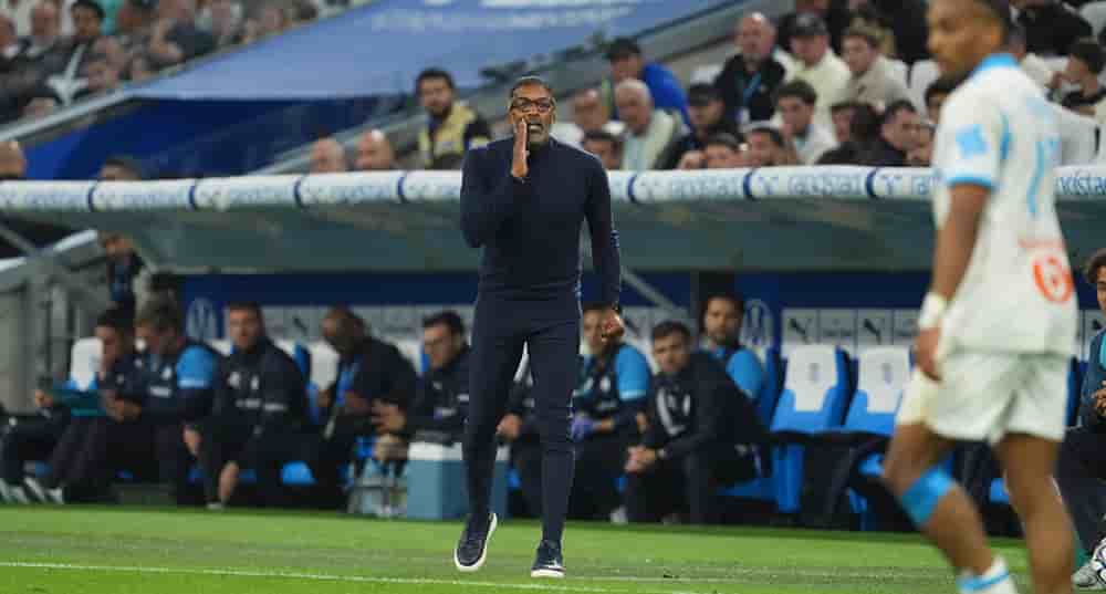 Habib Beye lors de la 31ème journée de Ligue 1, le 26 avril 2026, à l'Orange Vélodrome, à Marseille, alors que l'OM affronte Nice.