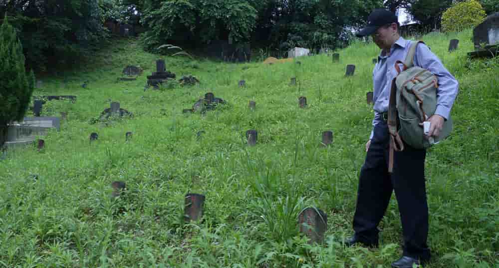 Pierres tombales de victimes de la Terreur Blanche au cimetière de Liuzhangli, à Taipei.