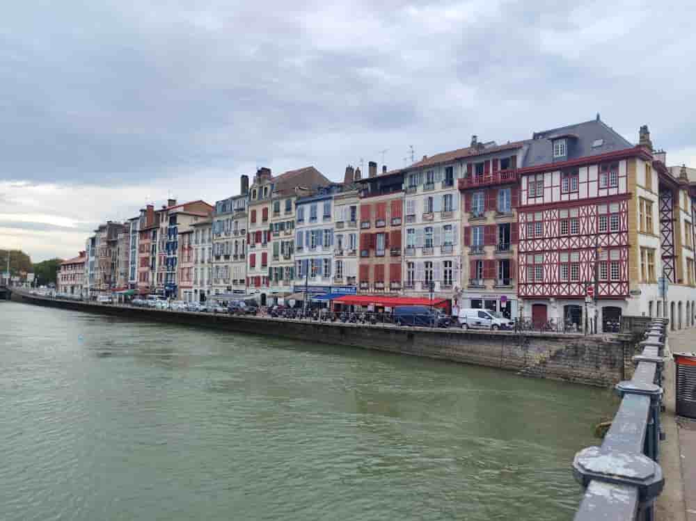 Au Pays basque, Bayonne est la seule ville à respecter les quotas de logements sociaux prévus par la loi SRU.