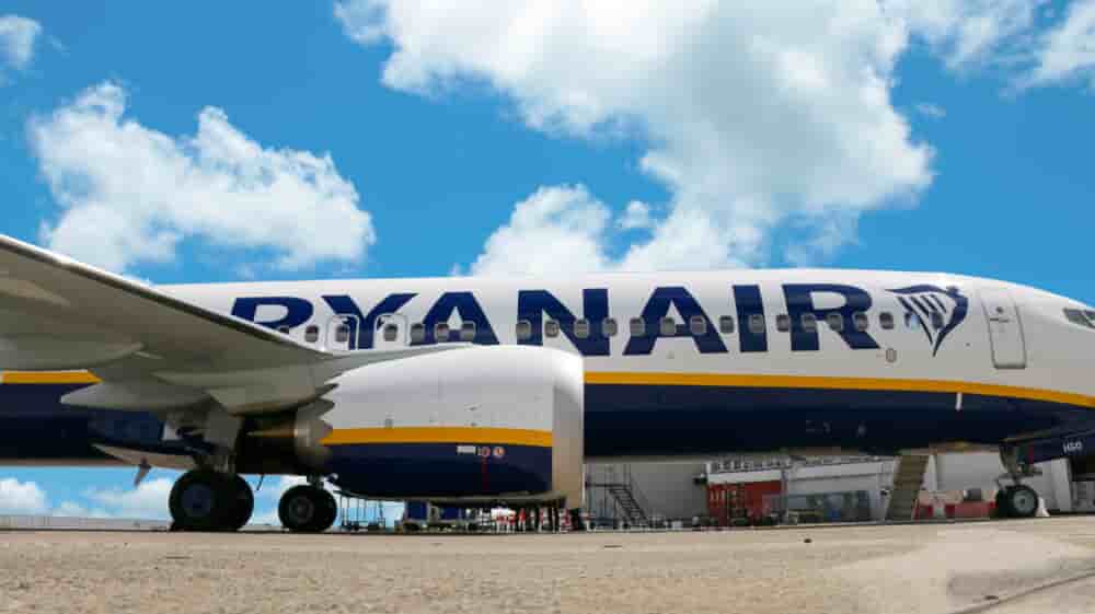 Pour attirer les passagers dans ses avions, Ryanair a dû baisser les prix de ses billets.