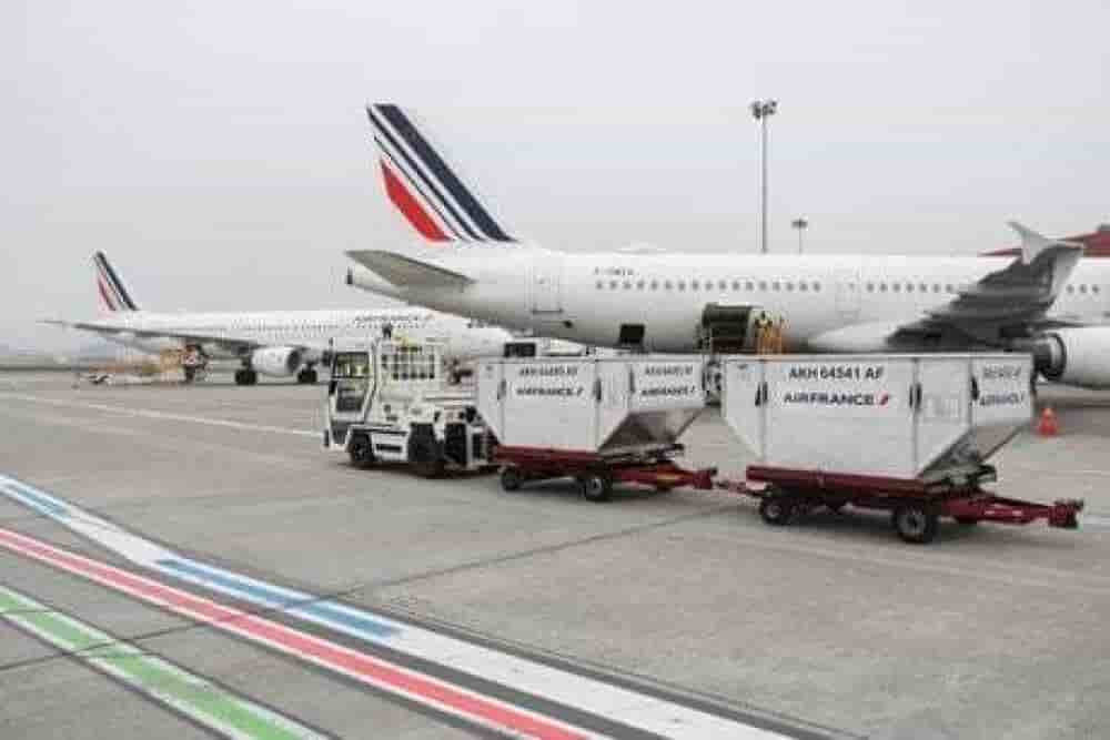 Tracteurs à bagages autonome. Photo d'illustration