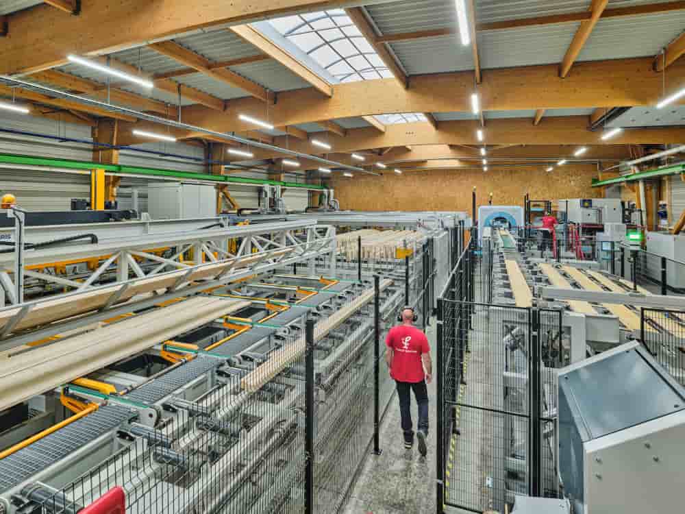 Fondée en 1976 à Venansault (Vendée), France Poutres réalise 15 millions d'euros de chiffre d'affaires.