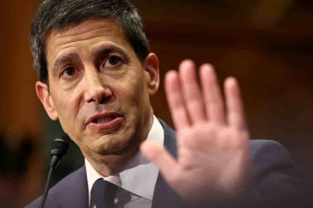 Kevin Warsh va prendre officiellement la tête de la Fed ce vendredi.
