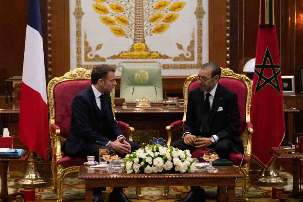 Le roi du Maroc, Mohammed VI, et le président français, Emmanuel Macron, lors de leur rencontre au Palais royal de Rabat. M. Macron est arrivé dans la capitale marocaine le 28 octobre pour une visite d'État de trois jours visant à apaiser les tensions...