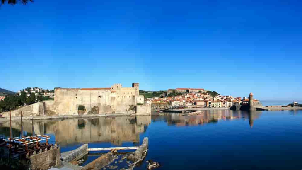 Dans les Pyrénées-Orientales (photo : Collioure), après un hiver compliqué en plaine et sur le littoral, les professionnels du tourisme s’inquiètent de réservations en baisse.