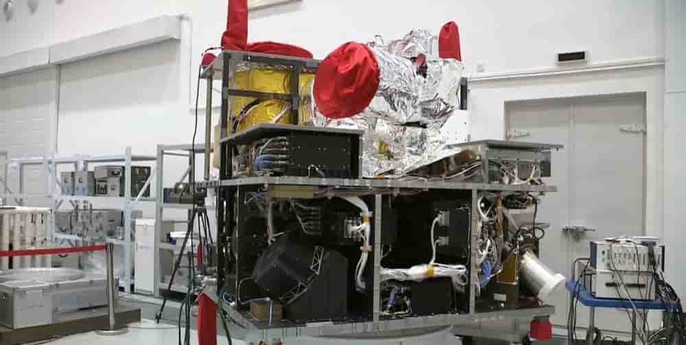 Intégration du satellite quantique Micius.