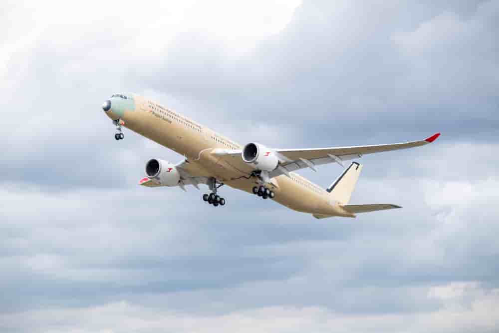 Envol du premier A350-1000ULR à Toulouse