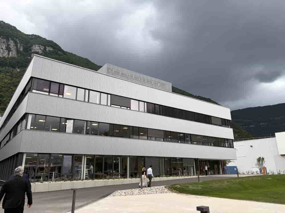 Lynred a inauguré ce mardi sur son site historique de Veurey-Voroize (isère) son nouveau campus dédié à la montée en volume des technologies infrarouge.