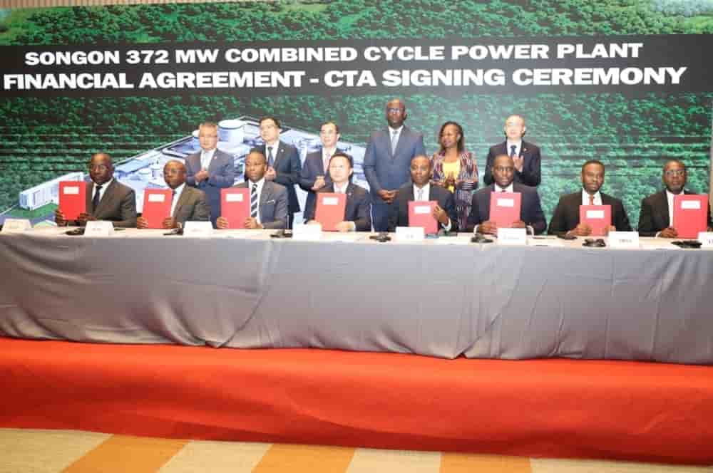 Signature officielle des accords financiers pour la centrale de Songon.