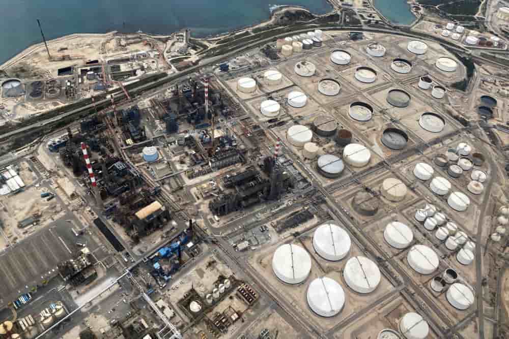 Les prélèvements sur les stocks restent élevés, au moment même où la consommation de carburants doit traditionnellement s'intensifier avec les déplacements estivaux.