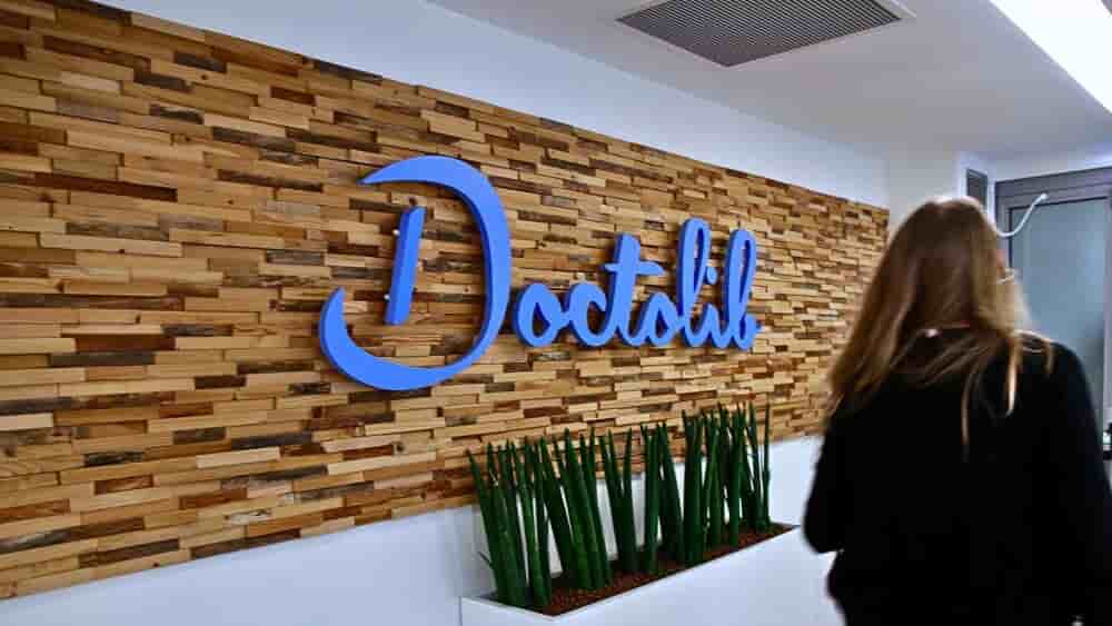 L'assistant d'intelligence artificielle de Doctolib s'appuie sur de nombreuses technologies populaires dans le milieu de la tech.