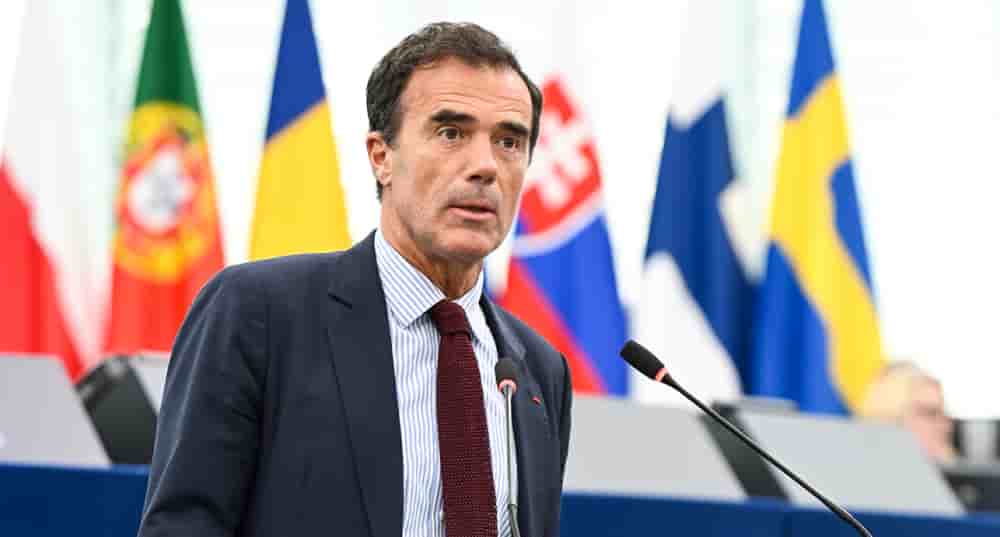 Sandro Gozi pendant la session plénière du Parlement européen « La gouvernance de l'UE sous pression : réponses institutionnelles aux défis mondiaux ».