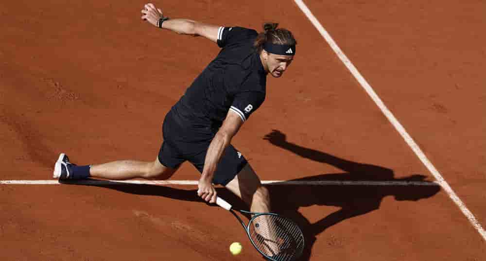 Alexander Zverev face à Jakub Mensik en demi-finale de Roland-Garros, à Paris, le 5 juin 2026.