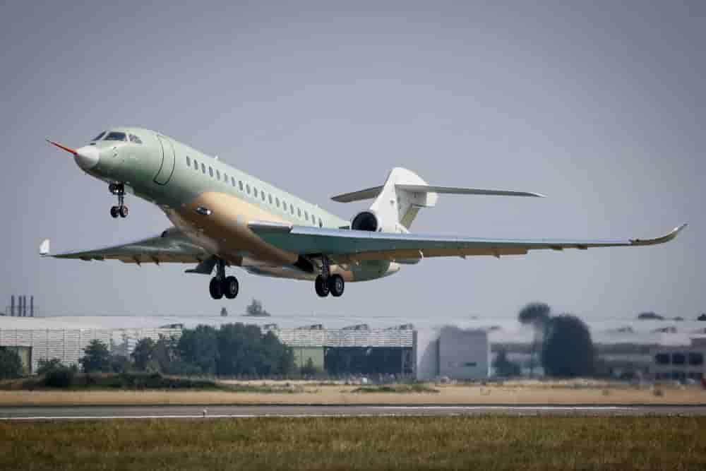 Décollage du premier Falcon 10X